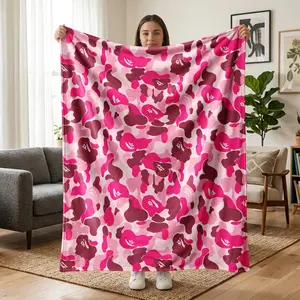 1pc Trendy Pink Camo Fleece Blanket, Allover Gradient Pink Ape Camo Print, Streetwear Casual Style. Soft Warm Multi-use Throw for Sofa, Bed, Office, Camping, Ideal Gift for Birthday, Christmas & New Year.