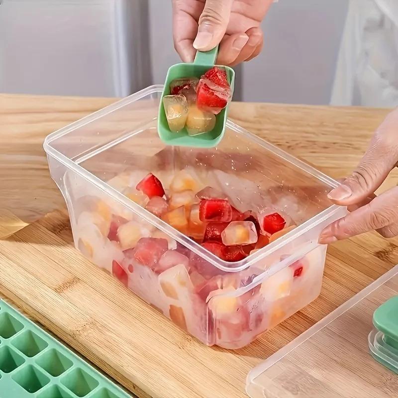 Summer savior: ice tray with lid and ice storage box, can make 68 ice cubes, easy to remove the ice cubes with a simple press.Perfect for holiday parties