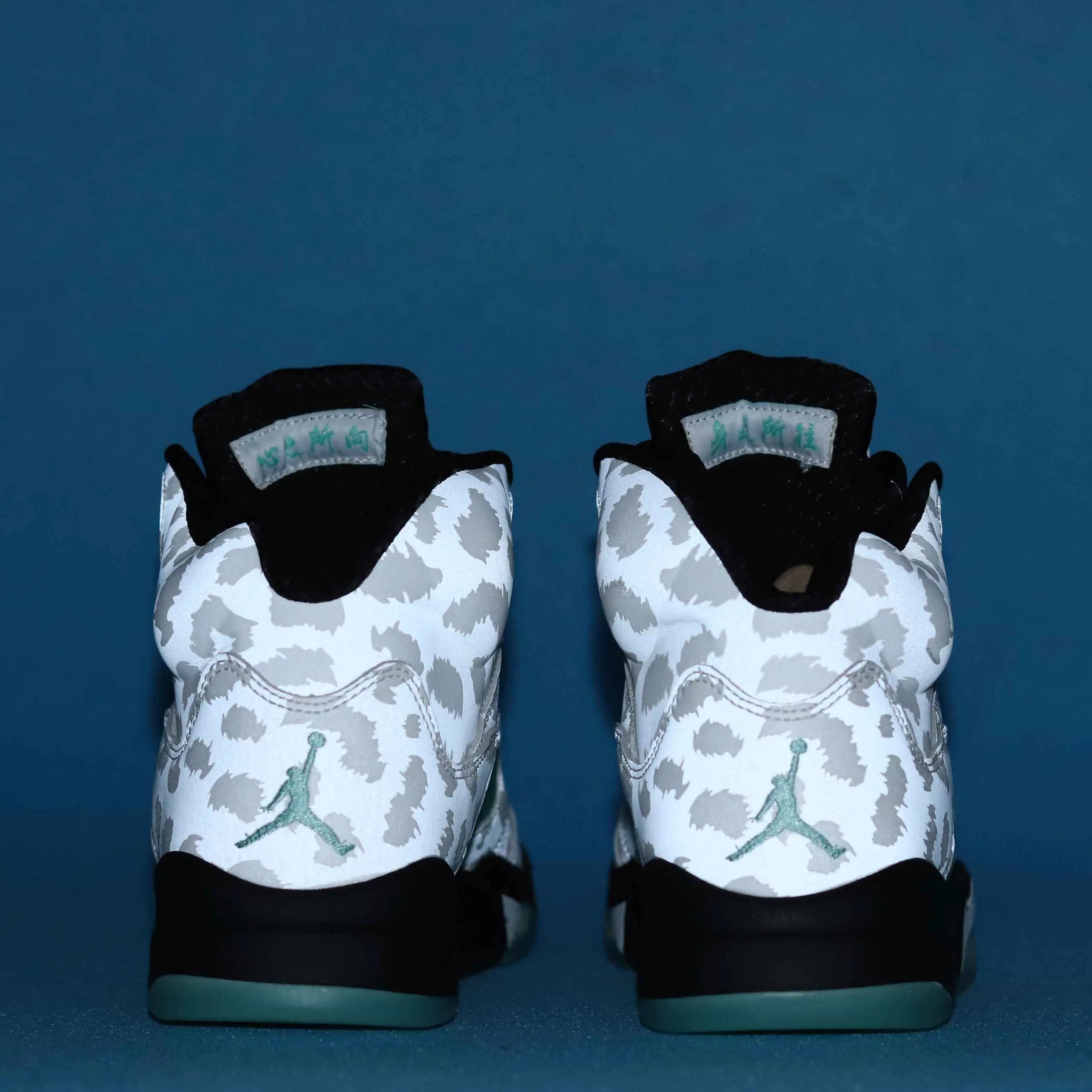 Brand New Sealed Unisex White Leopard Print Smooth Leather Mid Top Retro Basketball Sneakers, Cyan Decor Buckle Black Rubber Outsole Breathable Mesh Casual Street Sports Shoes With Original Shoe Box
