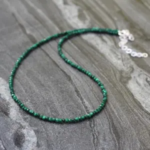 Natural Stone 2mm Faceted Beads Necklace - Malachite Beaded Chains Fashion Simple Men Women Jewelry Gifts（Silver chain）