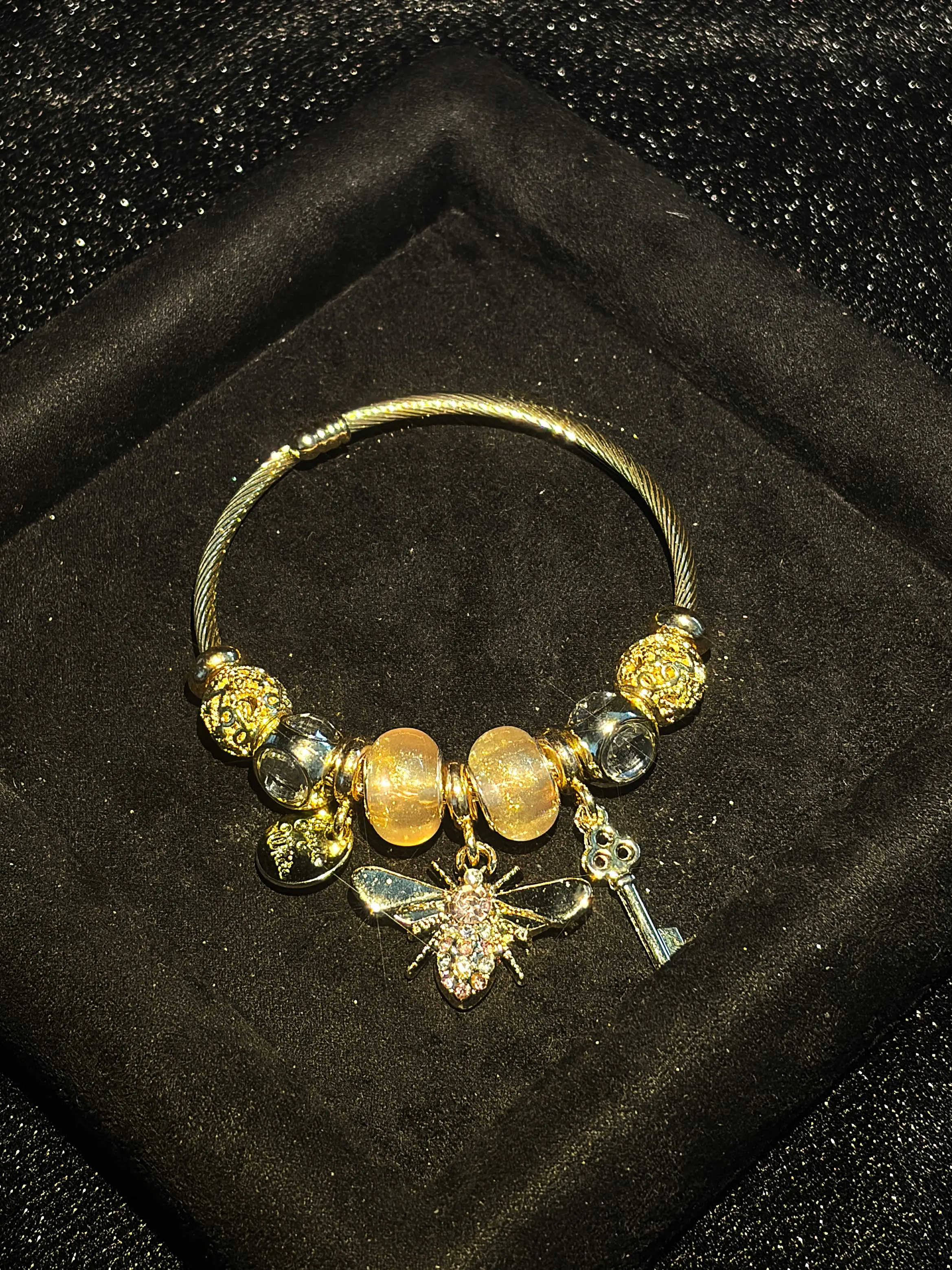 Gold Plated Bangle Bracelet, Sparkly Bee & Key Dangle Charms Bracelet, Clear Pink Glitter Beads Bracelet, Fashion Jewelry Gift for Women Girls
