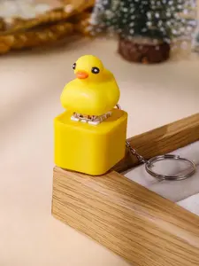 Funny Duck Keychain, Realistic Sound, Cute Animal Noise Maker, Focus and Relaxation Aid, Stress Relief Keychain, All Seasons
