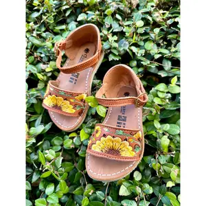 Xochilt Huarache Girls