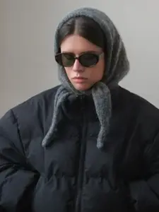 Women's elegant Korean triangular scarf niche 100% wool triangular scarf women's wool hijab knitted scarf multifunctional warm knitted shawl, perfect for Christmas and New Year gifts Hooded Scarf