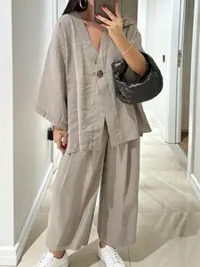 VVZ 2026 Spring Fashionable, loose-fitting women's V-neck top and wide-leg pants casual set