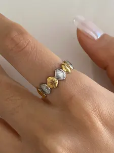 Bohemian-Style 18k Gold Stainless Steel Anti-Allergy Gold and Silver Color-Blocked Interlocking Shell Adjustable Opening Ring Beach Vacation Style Accessory