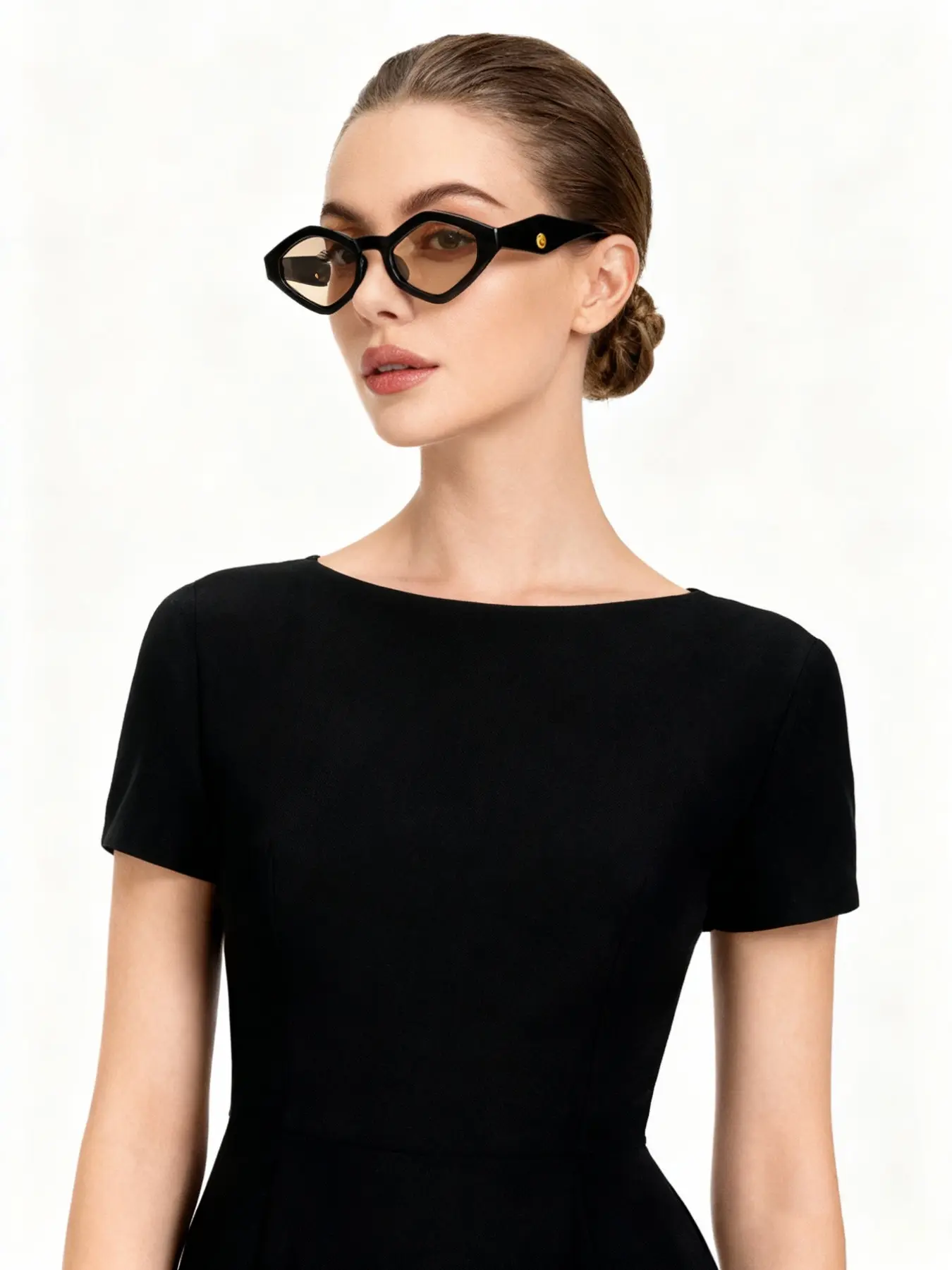 Vintage Style Cat-Eye Sunglasses, Classic Oval Sunglasses, Oval Frame Design, UV Protection Eyewear, Uv Blocking Sunglasses, Fashionable Frames Sunglasses, Fashion Shades, Fashionable Accessory for All Seasons