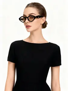 Vintage Style Cat-Eye Sunglasses, Classic Oval Sunglasses, Oval Frame Design, UV Protection Eyewear, Fashionable Accessory for All Seasons