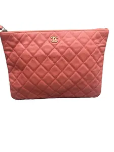 Pre-owned Lambskin Leather Clutches & Wristlets Chanel O Case Clutch Pink Lambskin Quilted Design with Gold Hardware Fashion Accessory