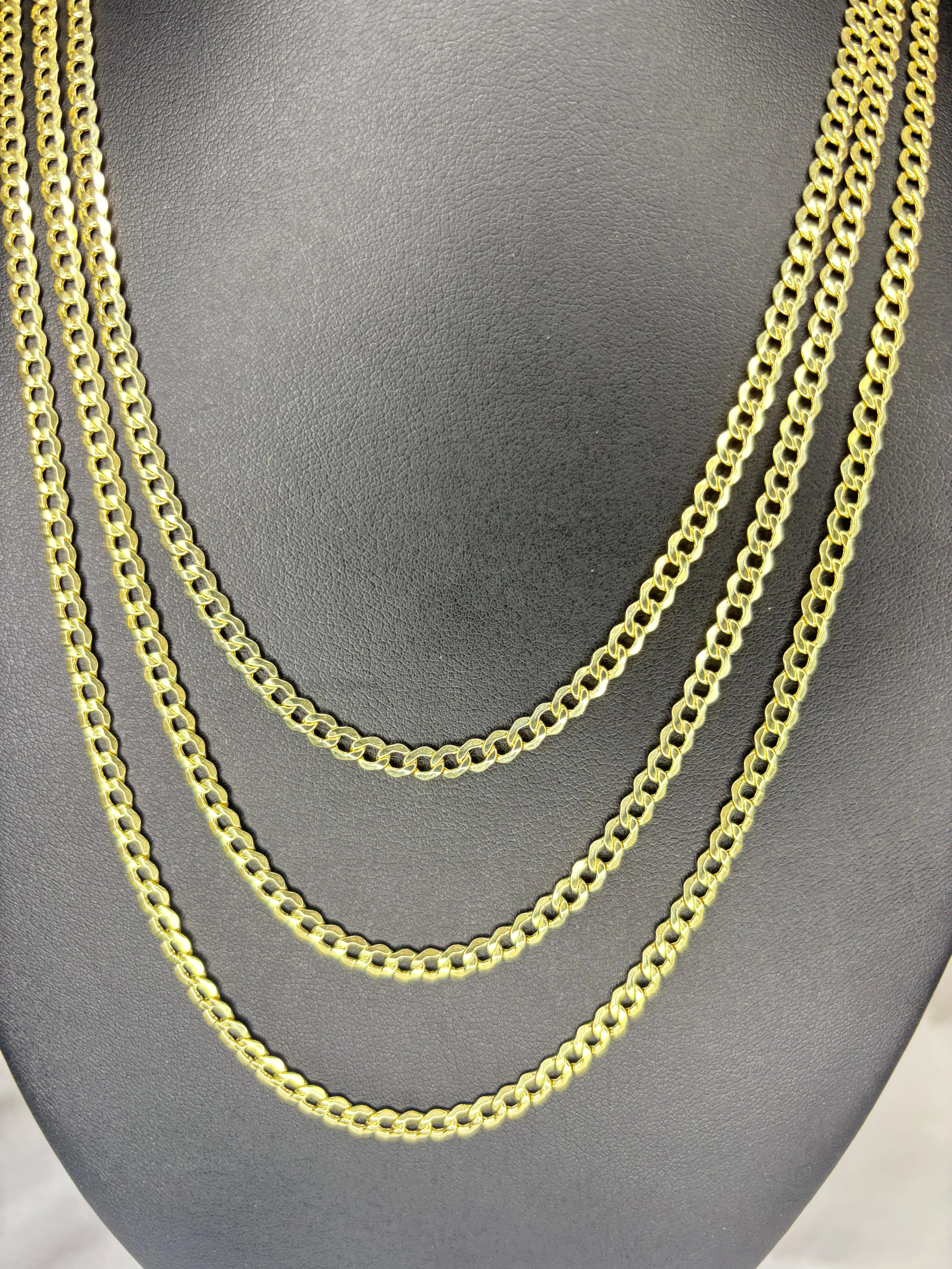 Cadena en oro 10k ,semisolida estilo cubana doble filo