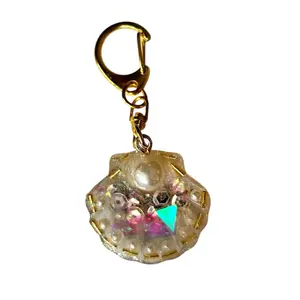 Handmade Beaded Sparkle Shell Keychain Bag Charm For Purses whimsical accessories