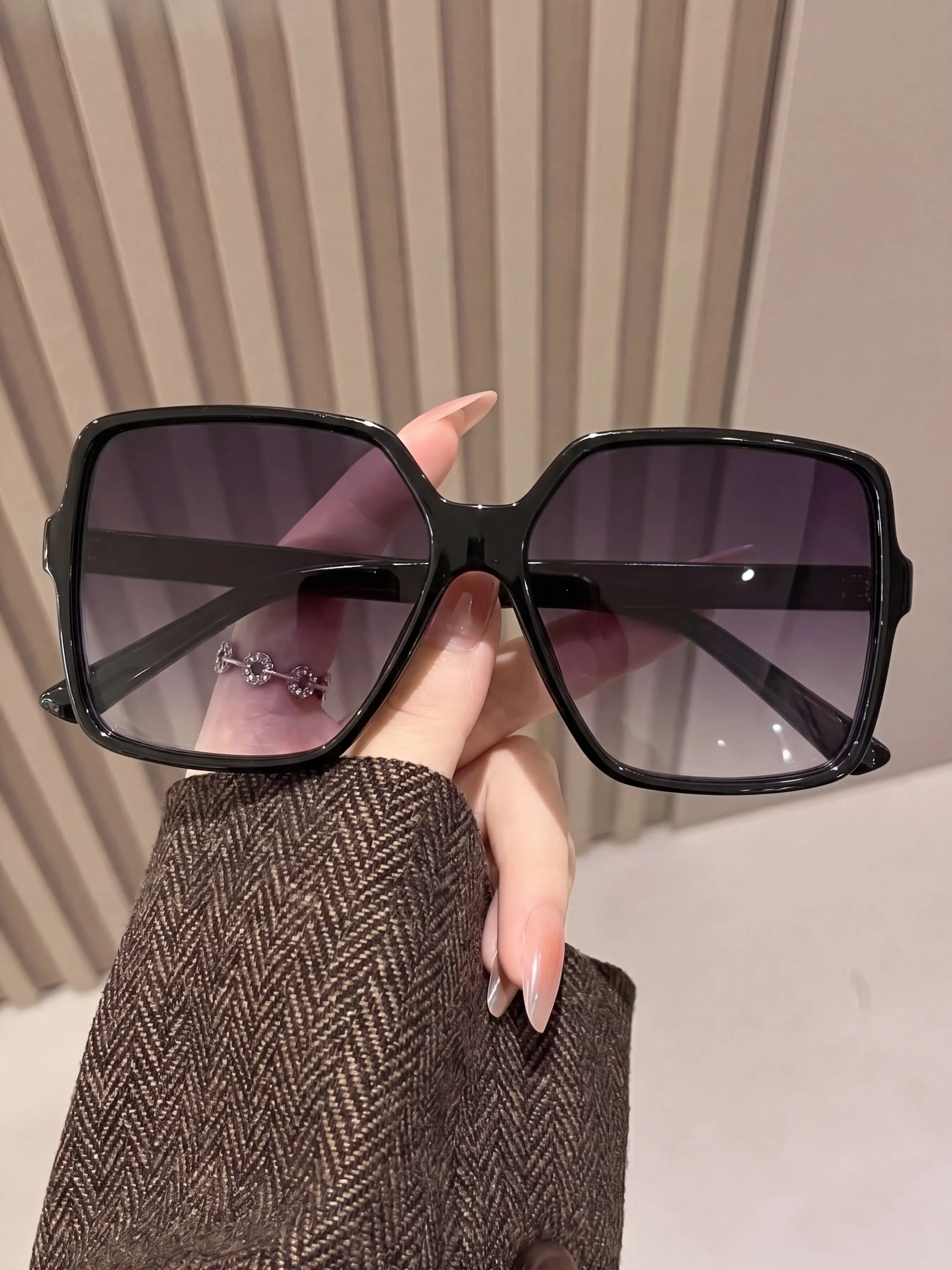 2026 New Large Frame Unisex PC Square Fashion Glasses, Trendy Square Sunglasses, Square Sunnies, Stylish Shades, Ideal for Travel, School Season, Holidays, Parties, Stylish Accessory