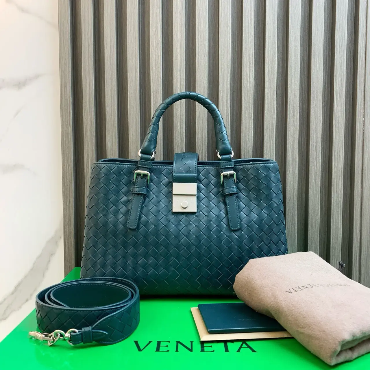 Pre-owned BOTTEGA VENETA Leather Shoulder Bag D0630932868