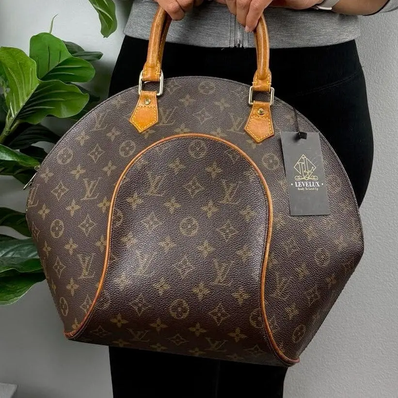 Pre-owned Leather Shoulder Bags Authentic Louis Vuitton Monogram Ellipse MM Bag