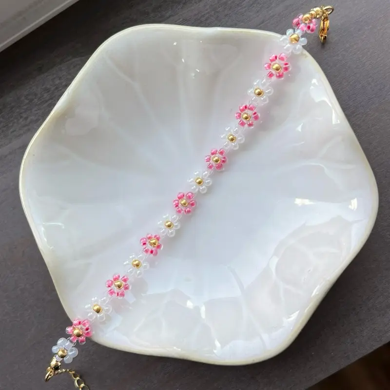 Pink Seed Bead Flower Bracelet, Pink and White Daisy Bracelet, Handmade Beaded Jewelry