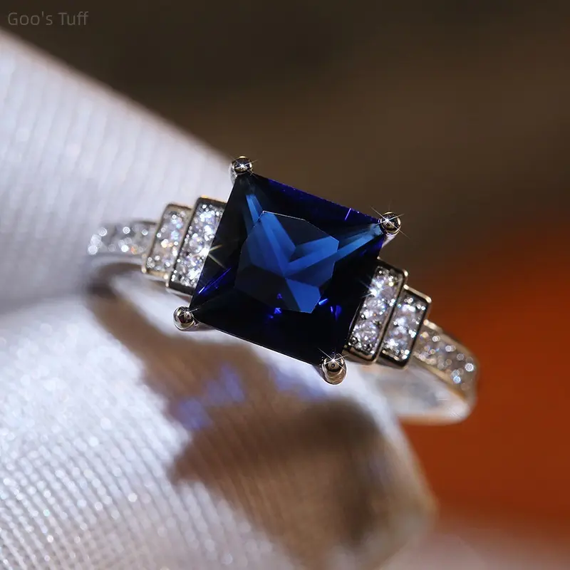 Women's Statement Finger Ring, White Gold-Plated Costume Jewelry with Dark Blue Cubic Zirconia & Tiny Diamond Inlay, Viral New Arrival for Date & Banquet Gifting