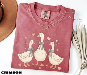 Cute Goose Shirt, Farm Animal Shirt, Cottagecore Gift, Silly Goose Sweater, 90s Goose Tee, Comfort Colors T-Shirt