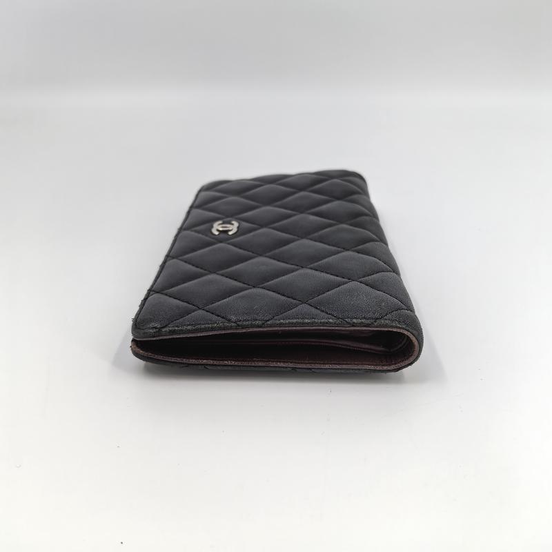 Pre-owned CHANEL Leather Small Leather Goods Bifold Wallet Vintage Black Lambskin JY00119