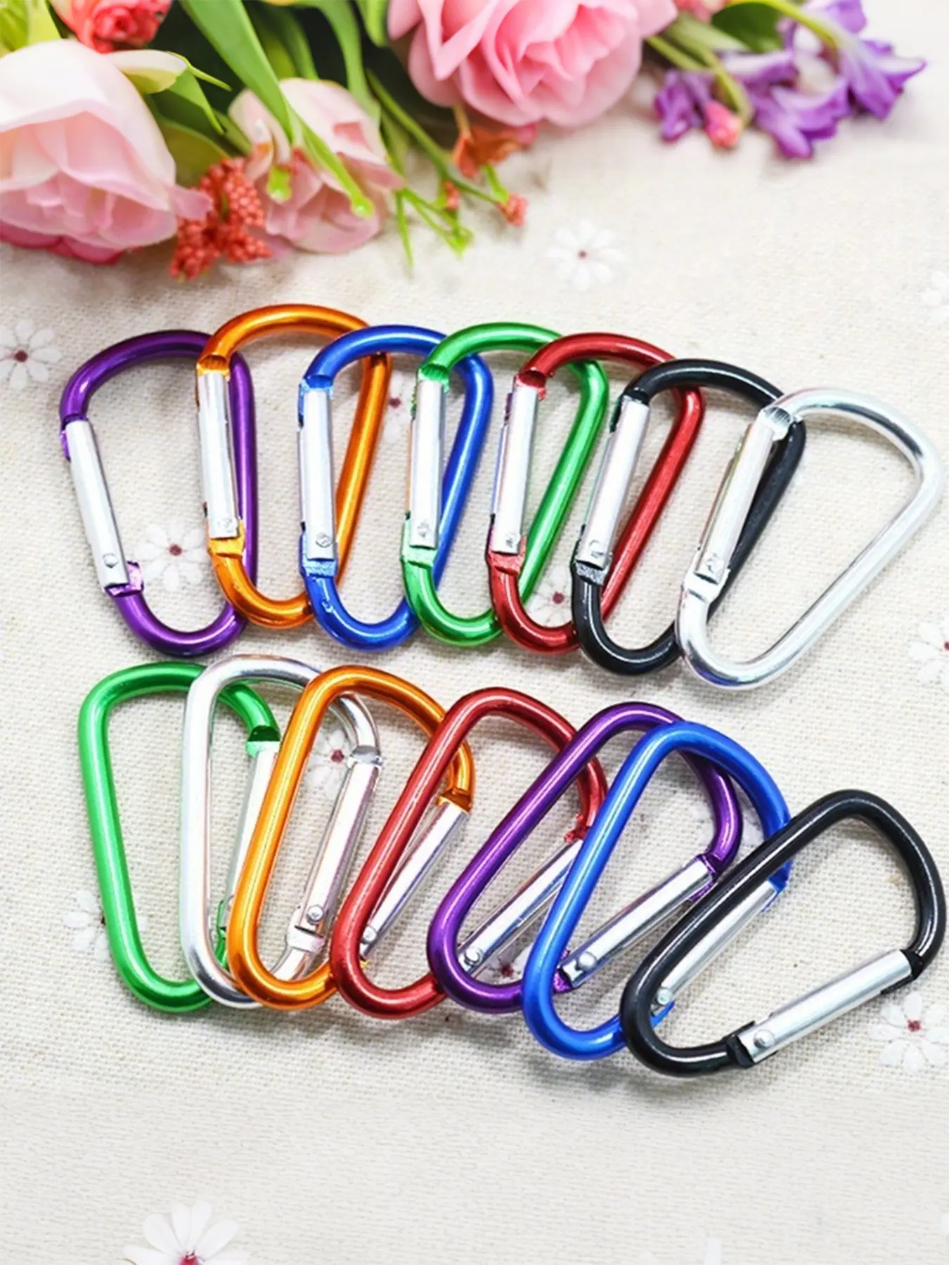 10/30pcs random colors, multi-purpose outdoor hooks, durable outdoor clips, hiking and camping buckles, dog leash buckles, Aluminum Alloy Carabiner for leash, travel accessories, hiking equipment backpack hooks