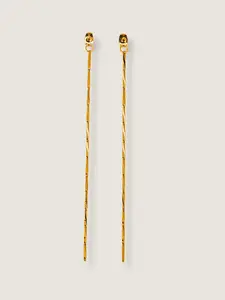 Idyllic Backdropz earrings--this unusual earring glints in the light, drawing attention to your ears and graceful neck. Note that these lightweight earrings are 4 inches long, and meant to brush your shoulders when you turn your head.