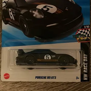Mattel Porsche 911 GT3 Hot Wheels HW Race Day 1/10 Scale Die-Cast Model Car for Collectors Ages 3+