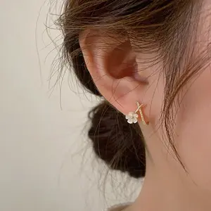 S925 silver needle high-end elegant minimalist style small earrings DDES0753 niche floral stud earrings 14K gold-plated