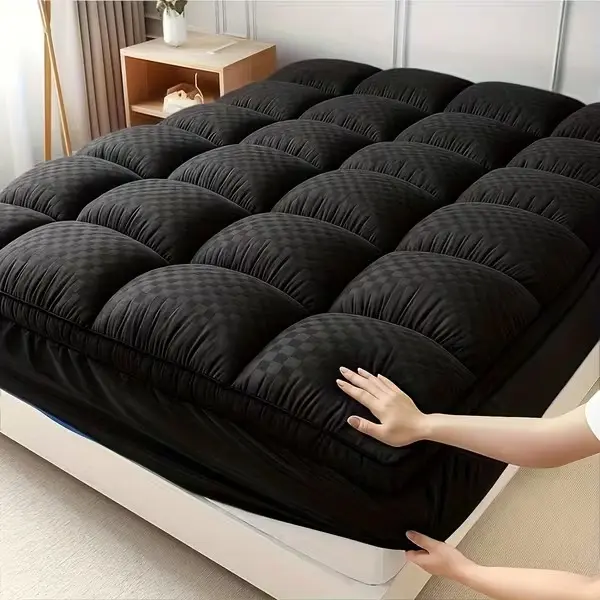Extra Thick Mattress Cover Cushioning Layer Spill Proof Stain Resistant Breathable Machine Washable Bed Topper Fits Most Mattresses