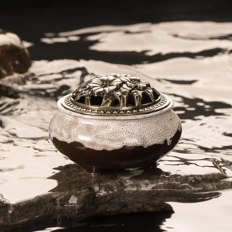 Ceramic Incense Burner for Sandalwood & Coil Incense Retro Alloy Lid Ice Crack Kiln Glaze Small Aromatherapy Furnishing Ornament Censer holder Ceramic Incense Burner for Sandalwood & Coil Incense Retro Alloy Lid Ice Crack Kiln Glaze Small Aromatherapy Furnishing Ornament Censer holder