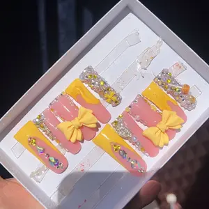 Custom Press-On Nails Set of 10 - Freestyle Design