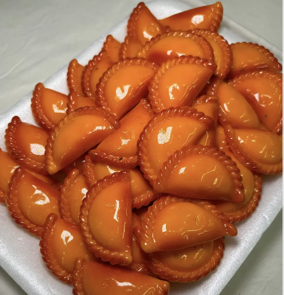 Mini Empanada Magnet – Realistic Food Refrigerator Décor