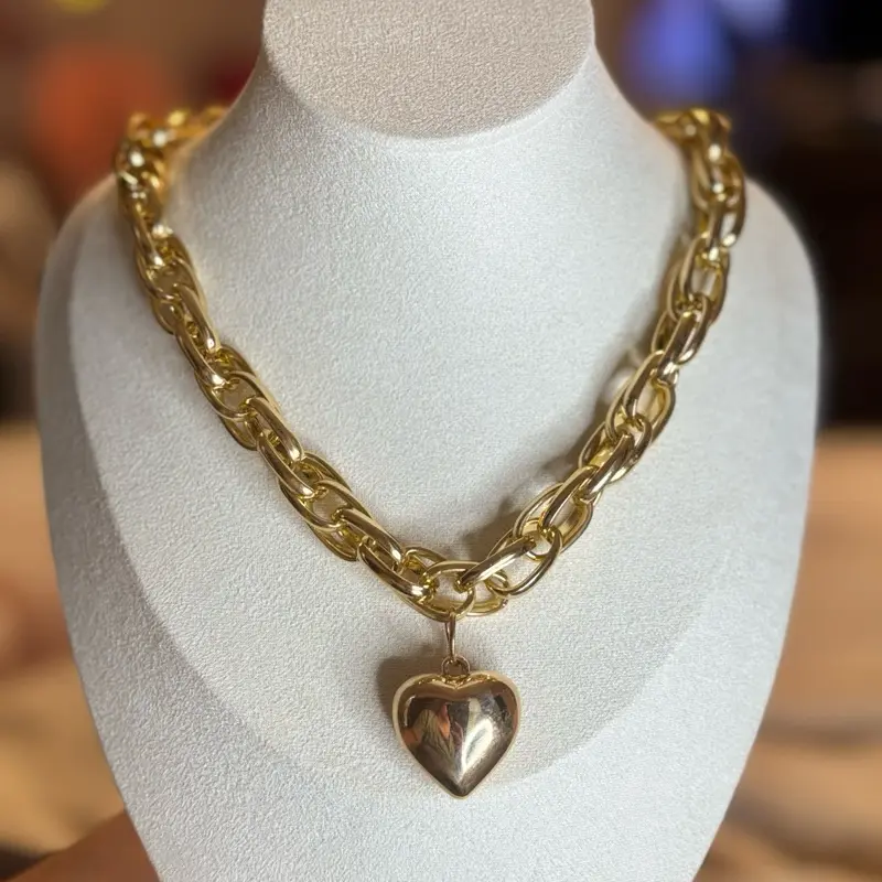Lucy heart chain necklace