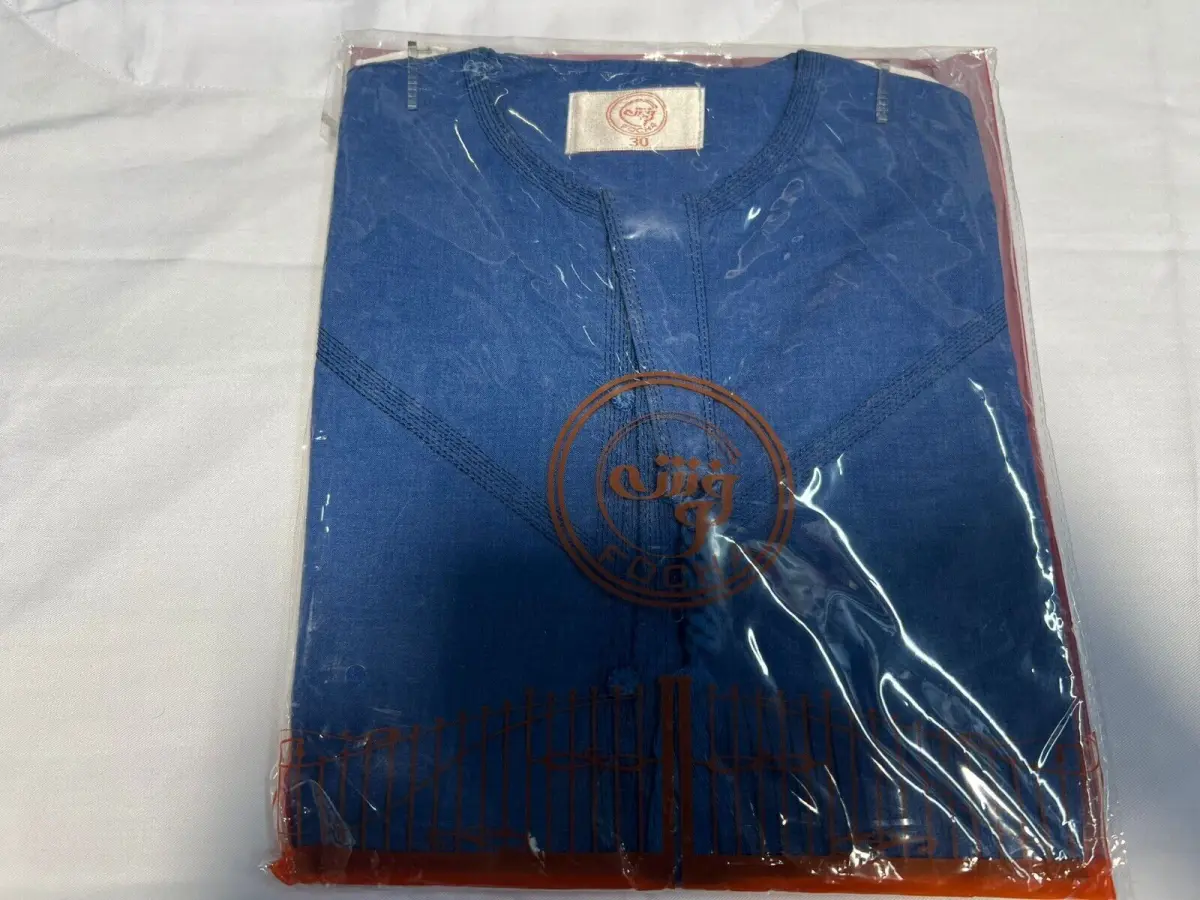 Men’s Omani Khamis, Thobe Blue - Traditional Design, Comfortable Fit, Ideal for Formal and Casual Occasions, Made with High-Quality Materials