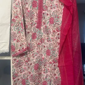 Agha Noor Slub 3pcs Beautiful Spring Print Small to Medium Size with Floral Design