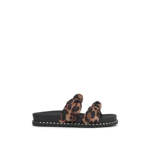 Caralyna Flat Sandal in Leopard