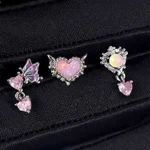 1 piece of 316L stainless steel ear stud with zirconia, sweet and cute heart-shaped butterfly wings design, suitable for women as ear bone studs/ear cuffs/cartilage earrings. Perfect for daily wear, attending parties and gatherings, and an excellent choic