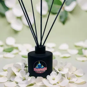 Jasmine - Diffuser Starter Kit (4oz/114g vessel, 3oz/85g fragrance oil, and reeds)