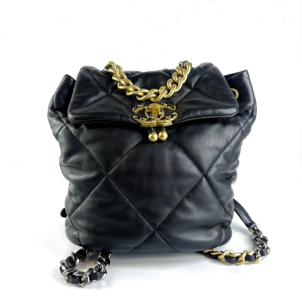 Pre-owned CHANEL 19 Mini Backpack Black Quilted Lambskin Two Tone Chain Bag【875】