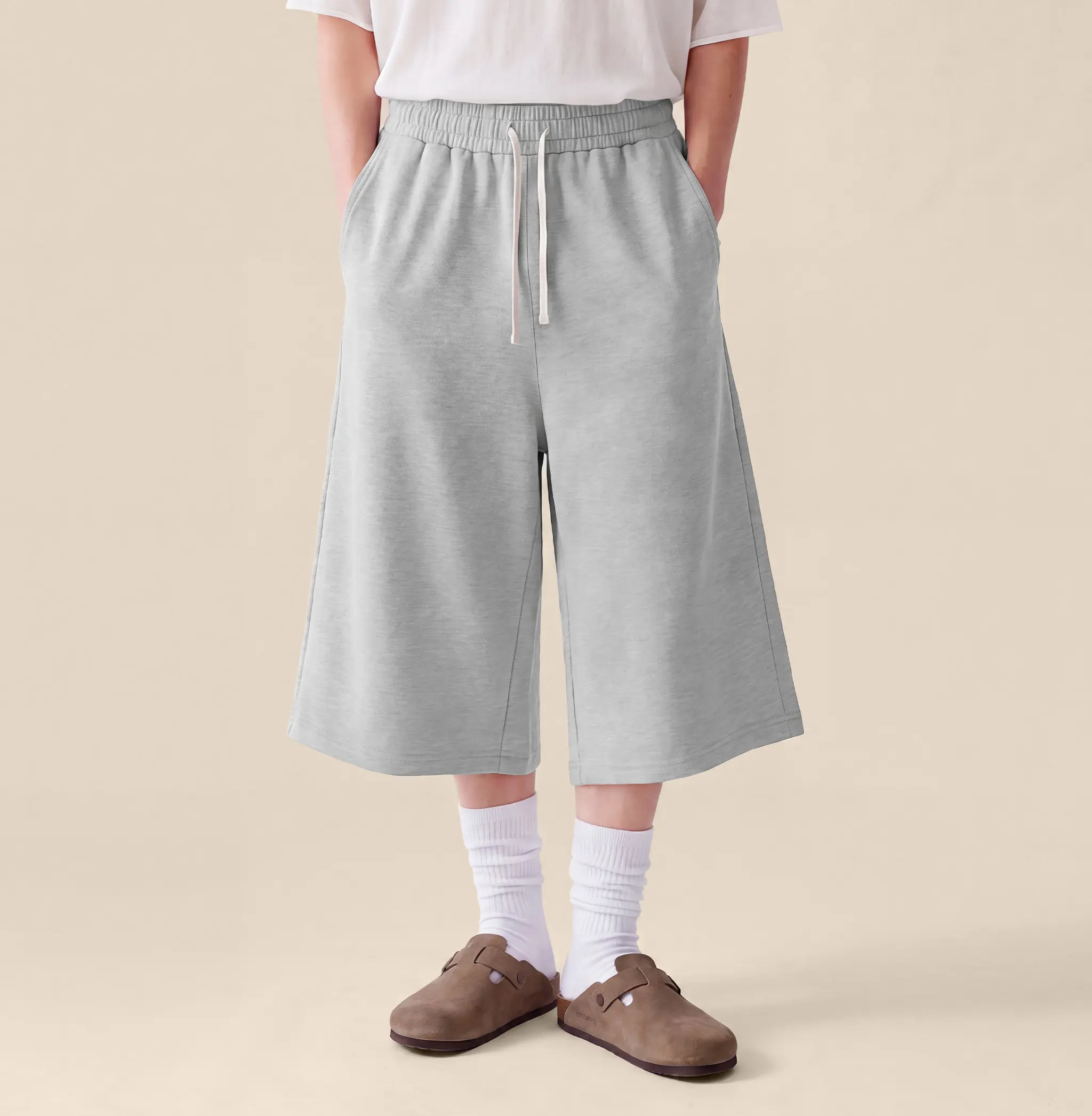 COOLGYM Men's 3/4 Sweat Shorts - Baggy, Below-Knee Wide-Leg Gym Capri Sweatpants with Pockets, Lightweight Y2K Style