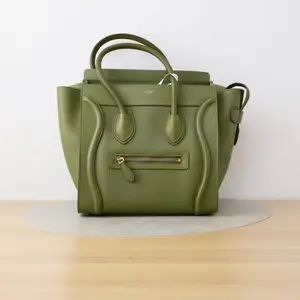 Pre-owned Celine Calfskin Handbag Luggage Micro Light Khaki CPU0414