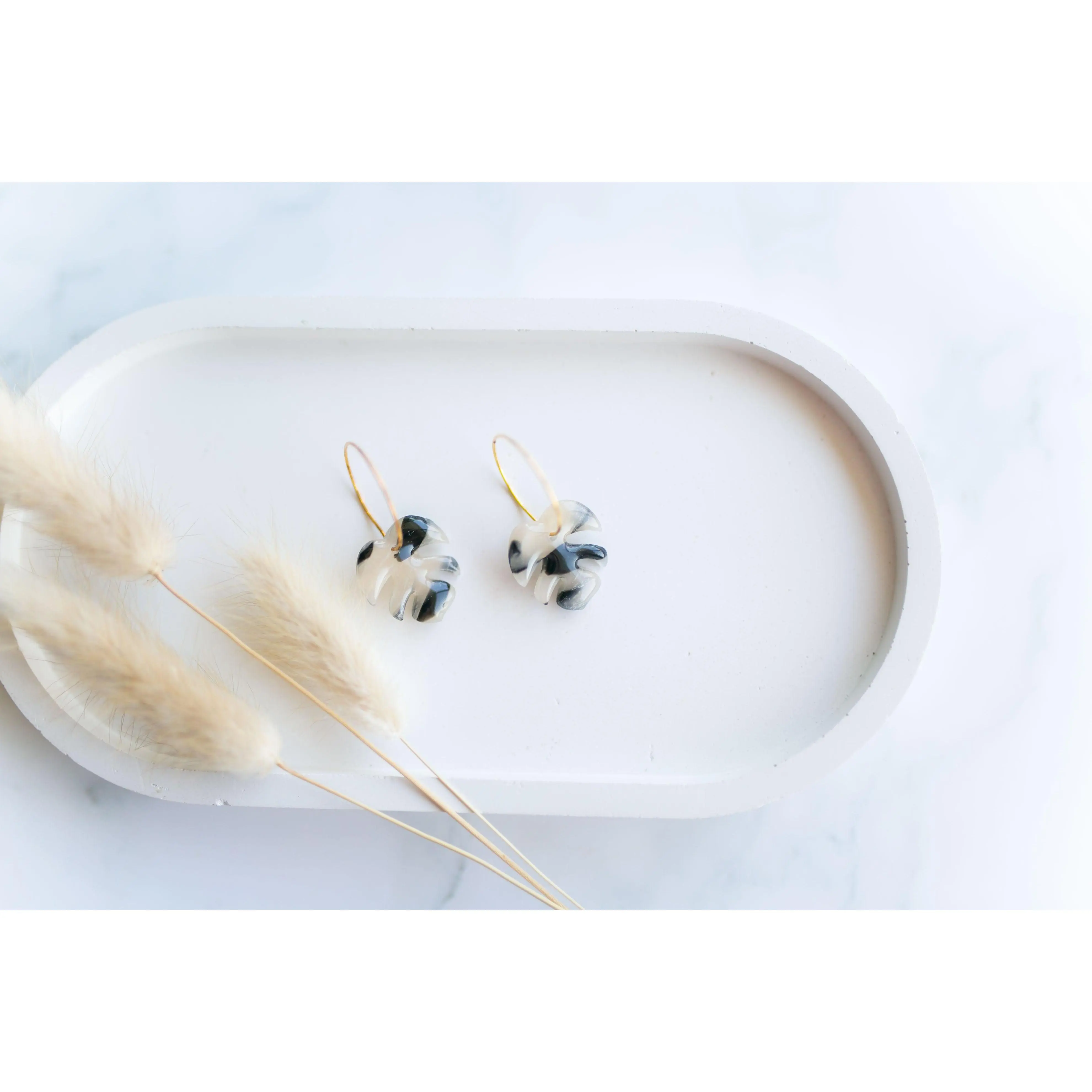 Clay earring | tortoise shell mini monstera hoops
