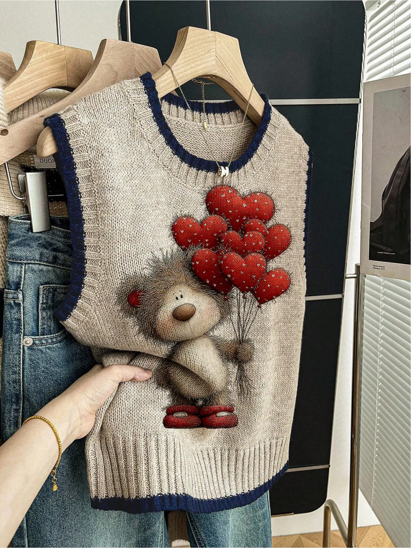 Women's Loose Crew Neck Sleeveless Knit Top, Spring Summer Casual Style, Dark Blue Trim, Contrast Animal & Heart Patchwork Print, Valentine's Day Design, For Daily & Outdoor Wear, Vest Matchable, Casual Fashion Vest, Knit Vest Tops