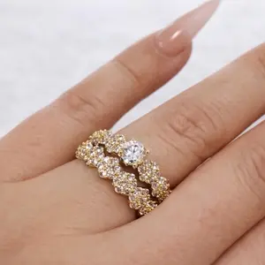 Gold Cluster Crystal Band Ring/ laminado 14k