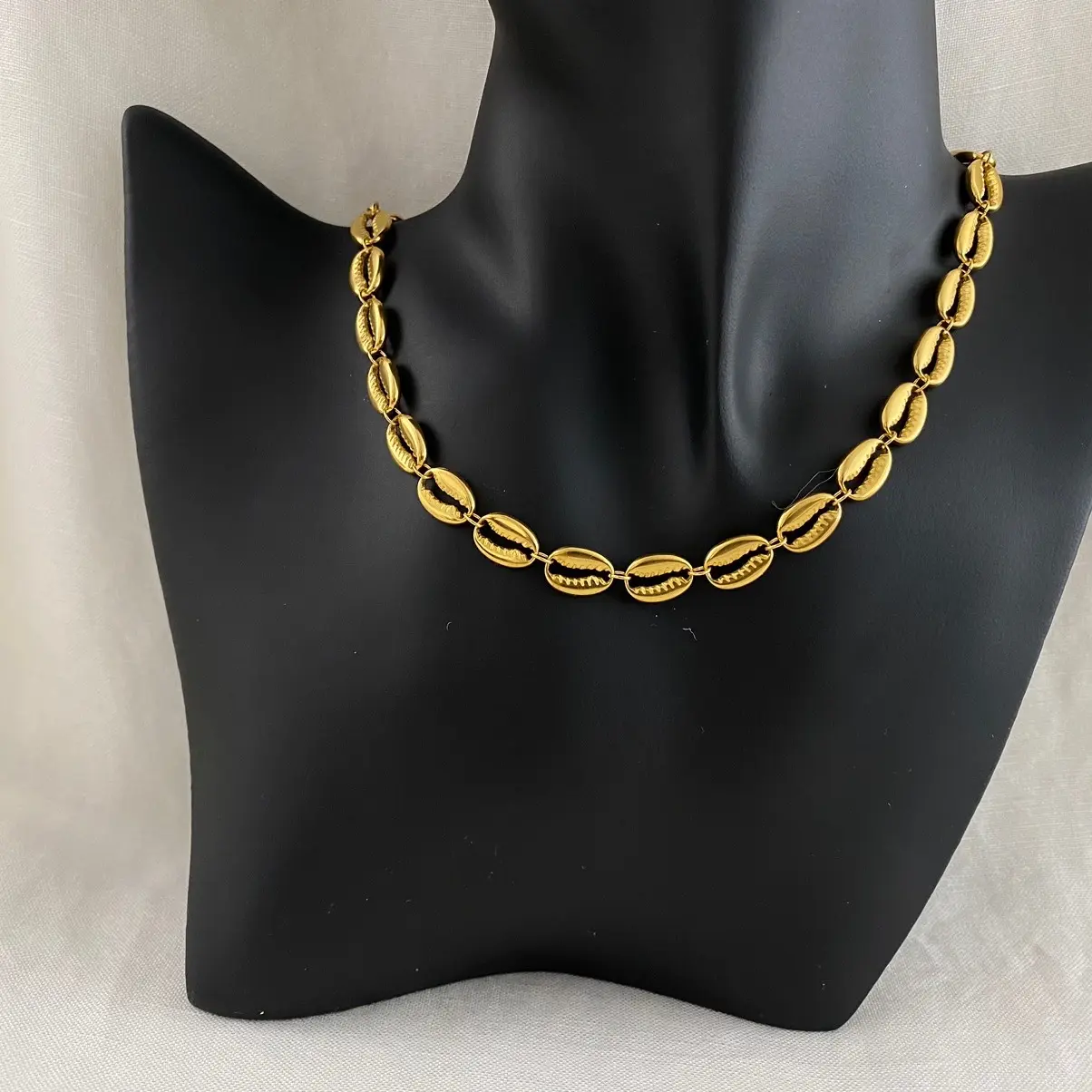 EGO Shell Cowries Necklace EGO Shell Cowries Necklace