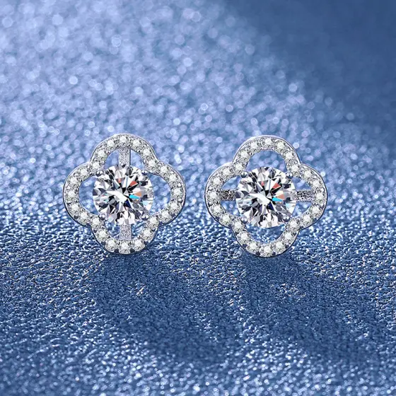 D1：Moissanite (Four-Leaf Clover)