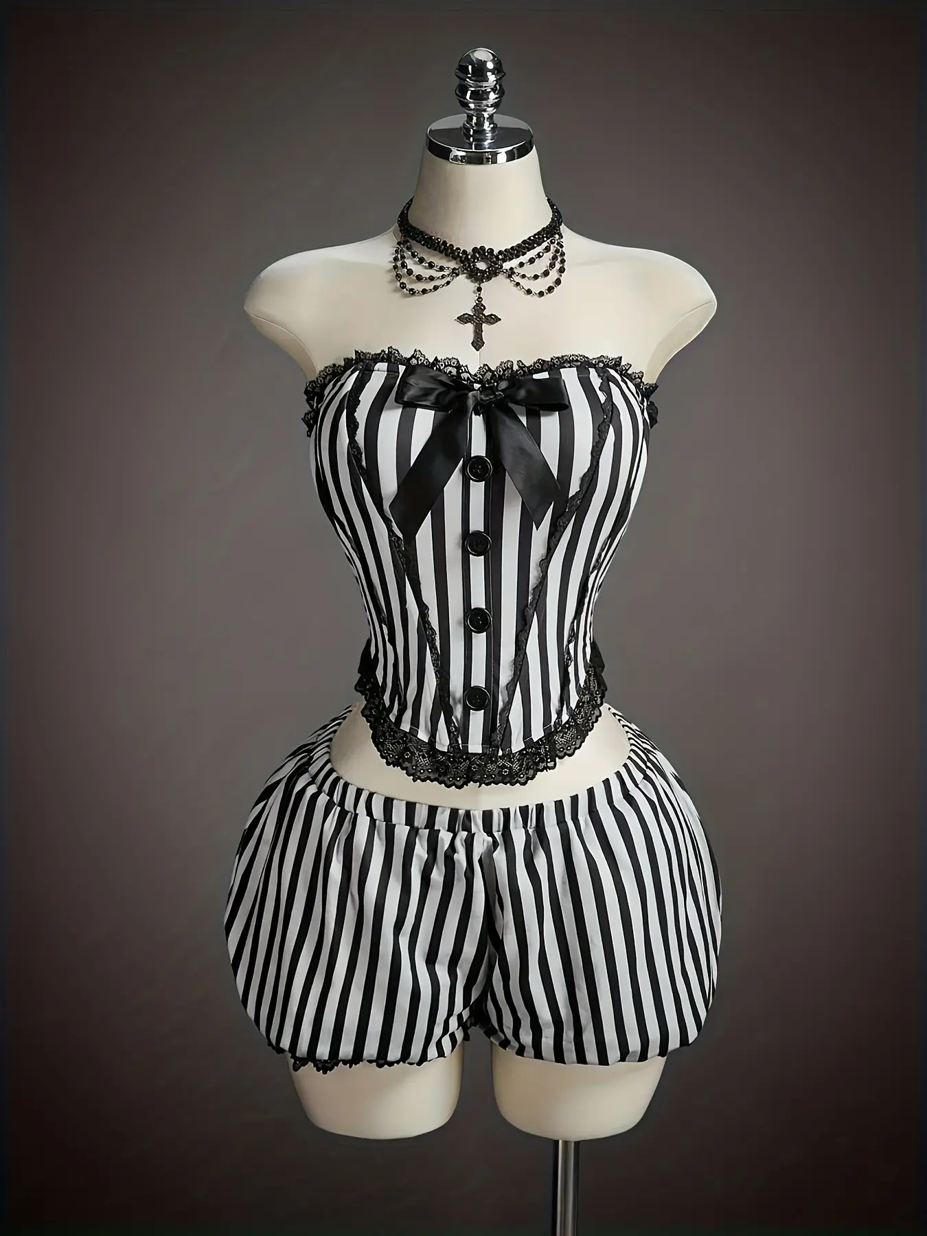 Women's Halloween Gothic Striped Corset Top & Low Waist Lantern Shorts Set Outfit, Tight-Fitting Role-Playing Costume, Perfect for Parties, Crop Top