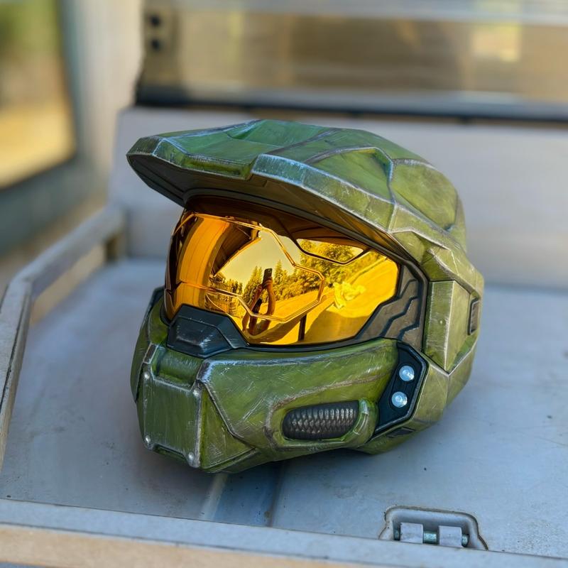 CUSTOM - Officially Licensed Master Chief Wearable Helmet W/ LED lights “ Disguise Costumes “ Full Size Cosplay Collectable Prop