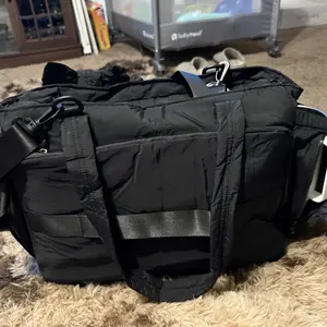 BAGSMART Crush Bow Tote Bag for Women 15.6" Laptop Friendly Lightweight Puffy Handbag with Removable Bow & Multiple Compartments for Travel Work Beach Gym 20L Capacity SpringStatements