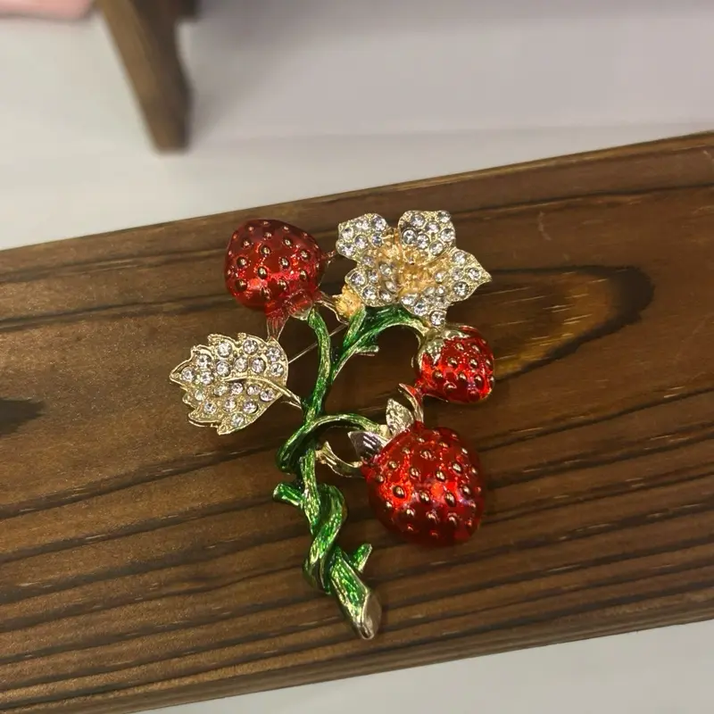 Romantic Chic Cute Elegant Everyday Strawberries Design Premium Summer Collection Brooch Pin, Fashion Clothes Collar Accessory