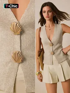 Women's Plain Fitted V Neck Sweater Vest with Shell Button, Elegant Fashion Casual Sleeveless Lightweight Knit Top for Daily Outdoor Wear, Ladies Knitwear for Summer