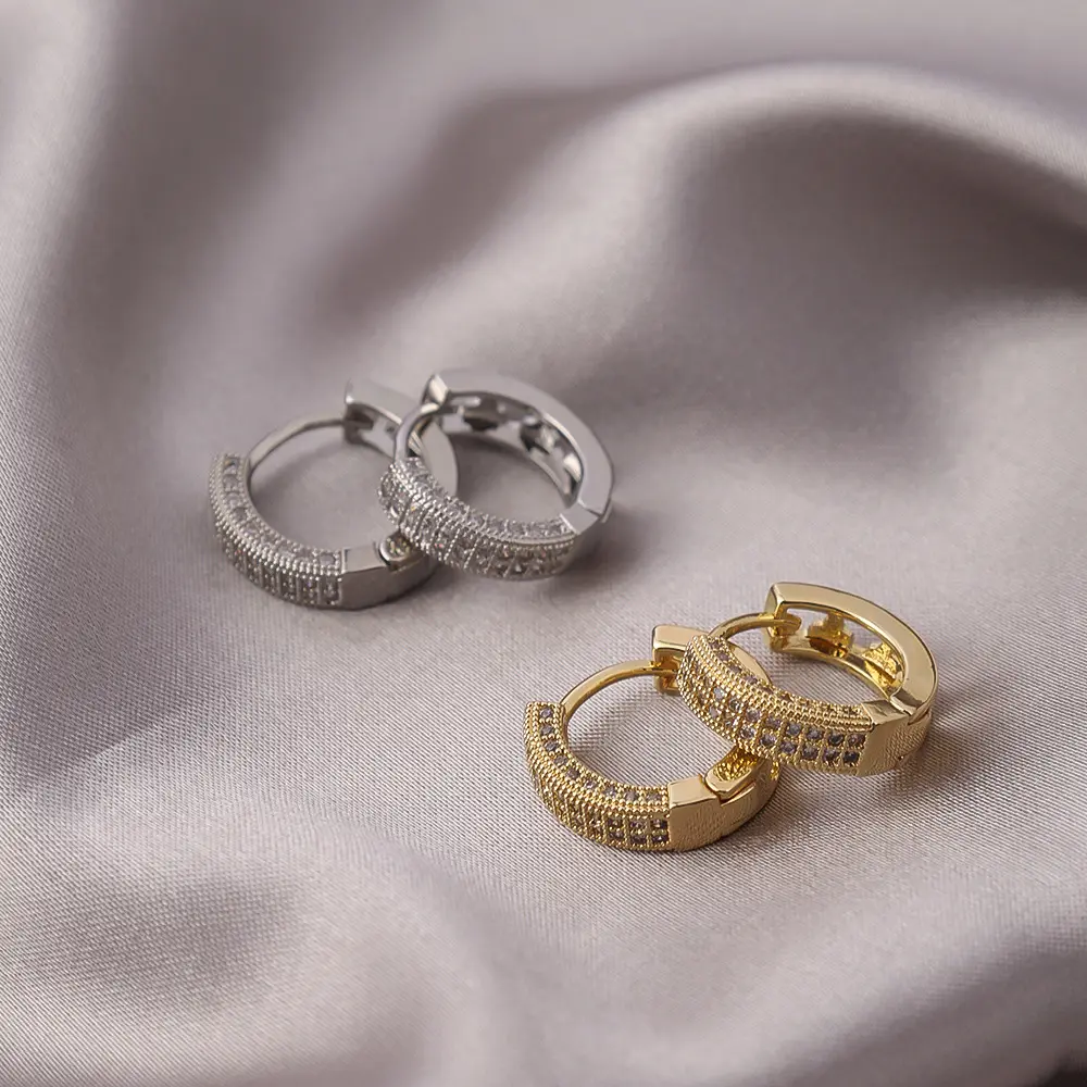 Unisex Hoop Earrings with Synthetic Diamonds, 16mm Classic Plated Huggies, Lightweight Hypoallergenic Jewelry for Daily Wear & Parties, Synthetic Diamond, Unisex Names, Casual, Rhinestones, Cubic Zirconia, Anniversary, Elegant